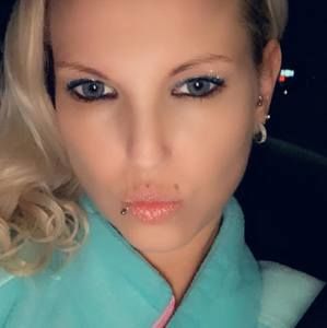 Meet your Posher, Cassandra